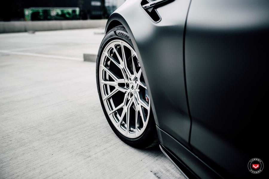 Детали экстерьера BMW M5 on Vossen Wheels (M-X3) (F90) 2020 года  (фото 11 из 15)